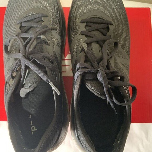 Size 11 - EUC New Balance Fresh Foam More v2 Black 2020 C10 - Picture 5 of 15